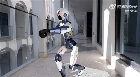 网友质疑机器人跳舞、拳击没用 